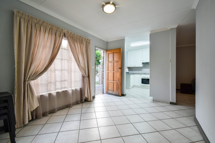 2 Bedroom Property for Sale in Magalieskruin Gauteng