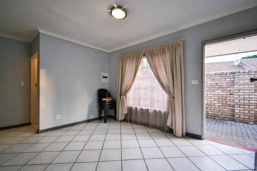 2 Bedroom Property for Sale in Magalieskruin Gauteng
