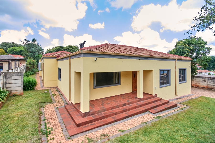 To Let 4 Bedroom Property for Rent in Discovery Gauteng