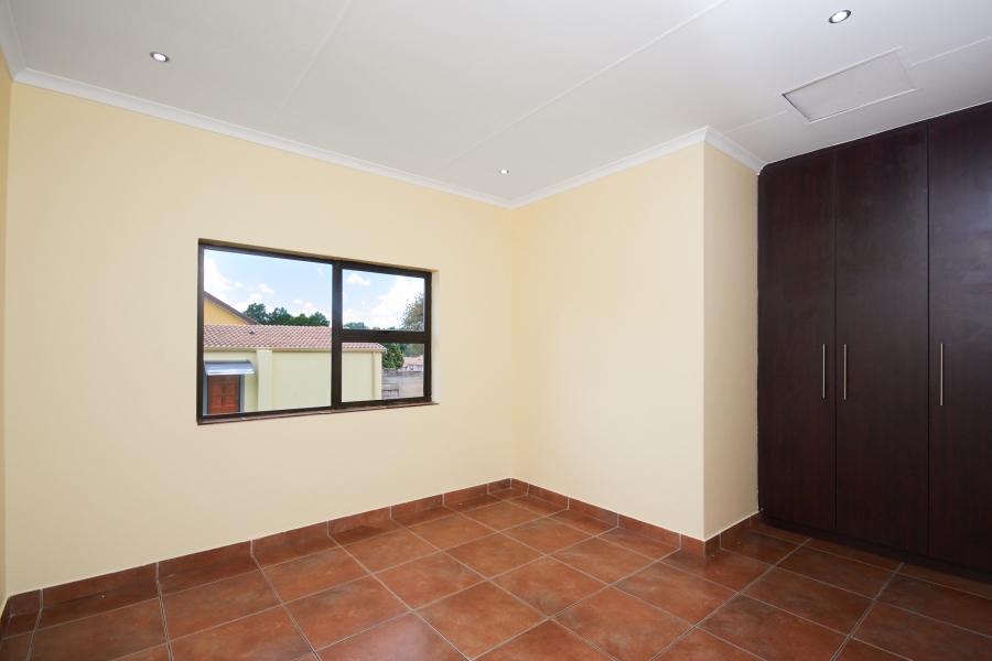 To Let 4 Bedroom Property for Rent in Discovery Gauteng