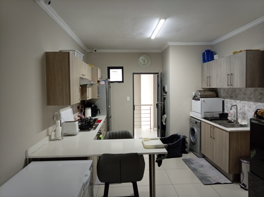 2 Bedroom Property for Sale in Halfway Gardens Gauteng