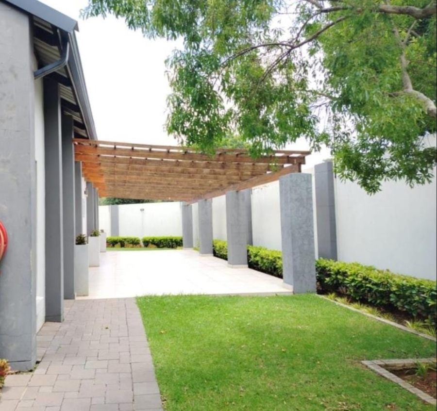 2 Bedroom Property for Sale in Halfway Gardens Gauteng
