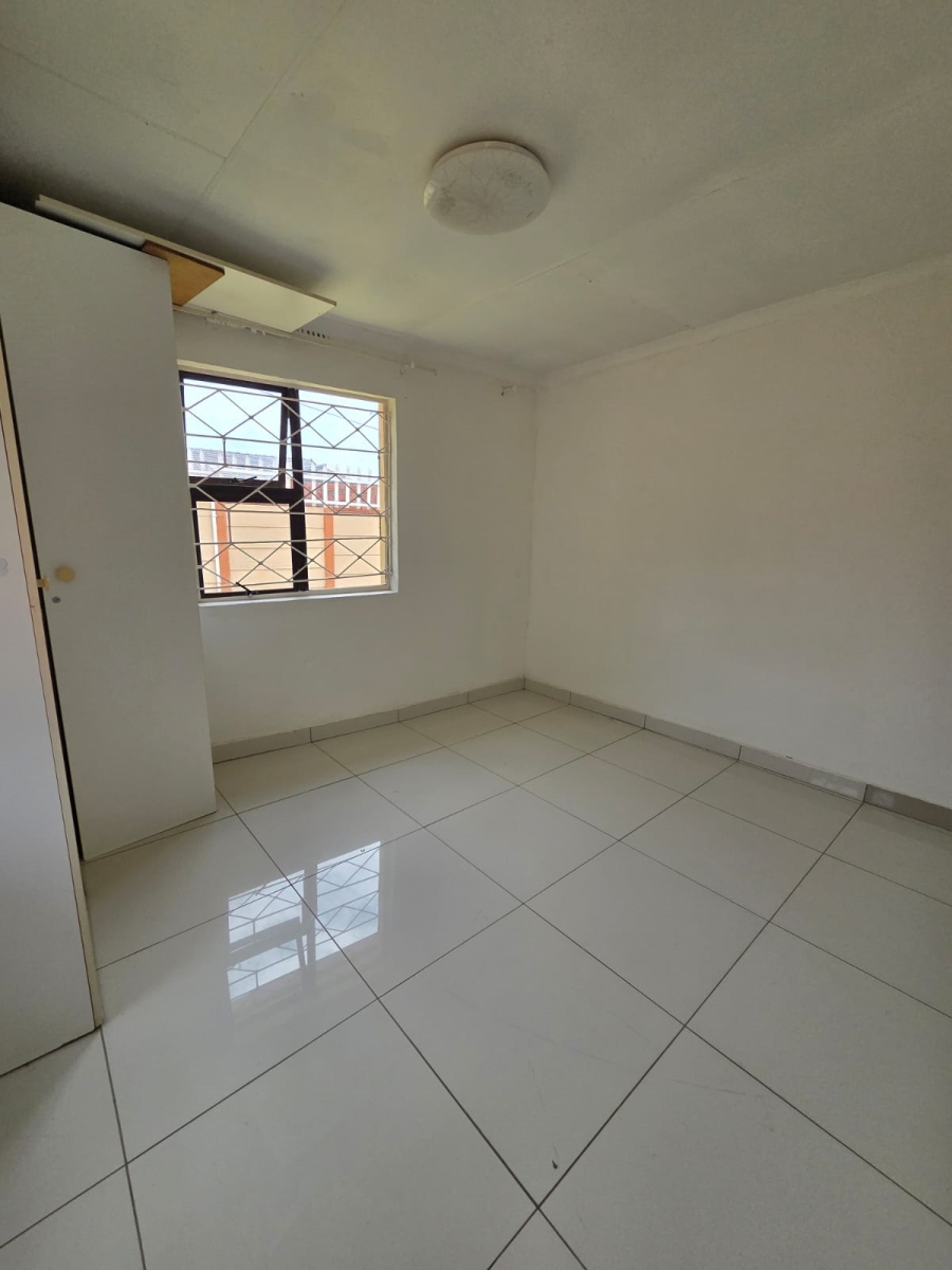 8 Bedroom Property for Sale in Discovery Gauteng