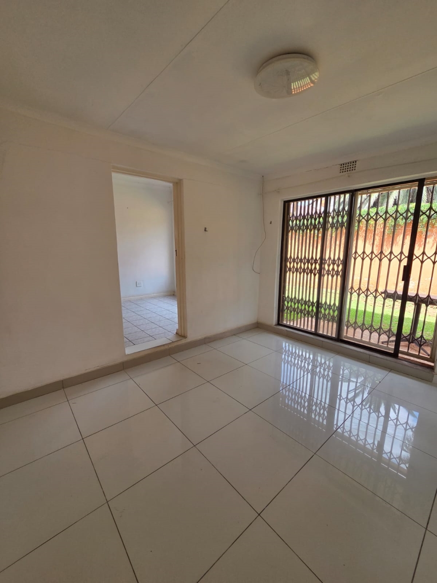 8 Bedroom Property for Sale in Discovery Gauteng