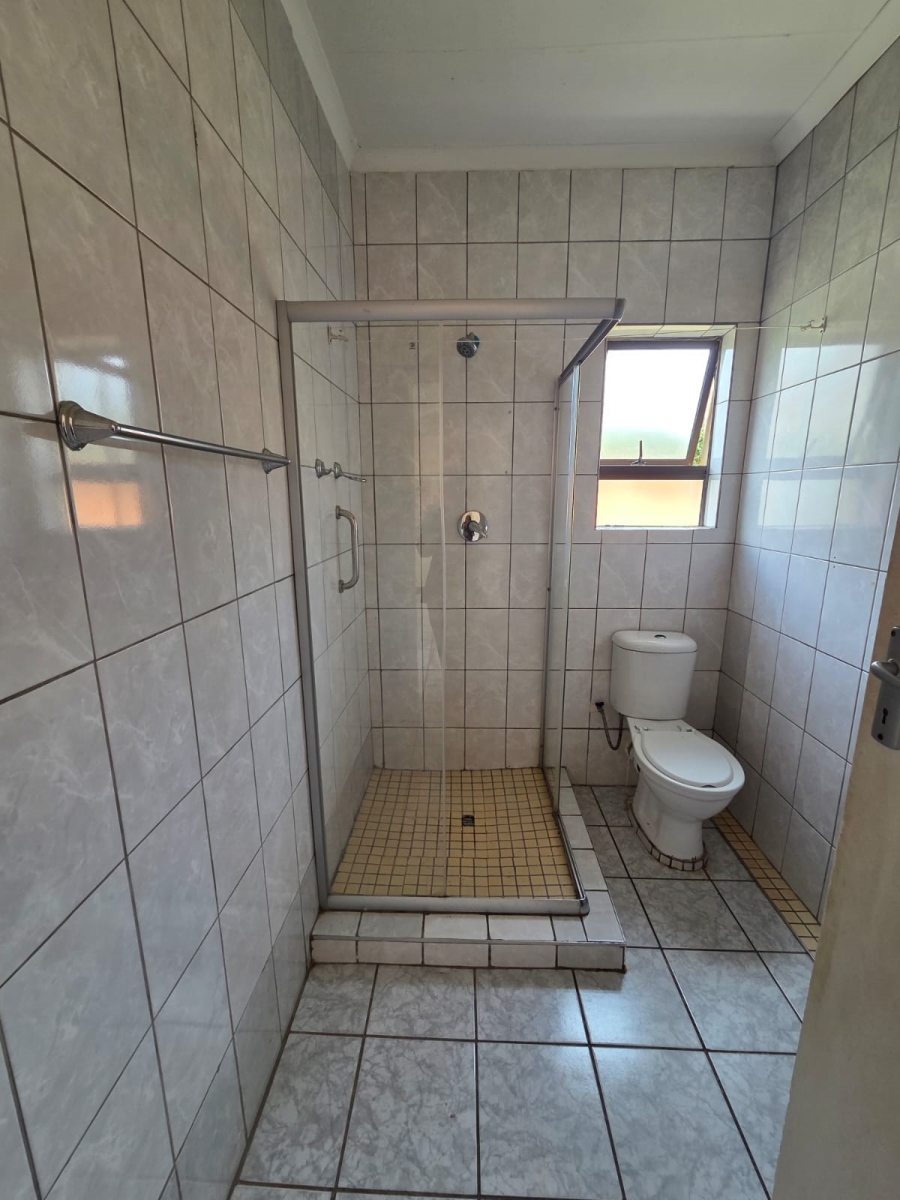 8 Bedroom Property for Sale in Discovery Gauteng