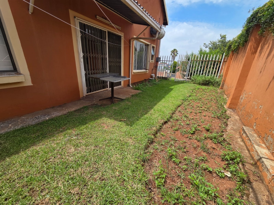 8 Bedroom Property for Sale in Discovery Gauteng