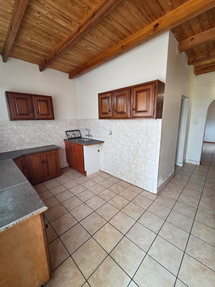 8 Bedroom Property for Sale in Discovery Gauteng