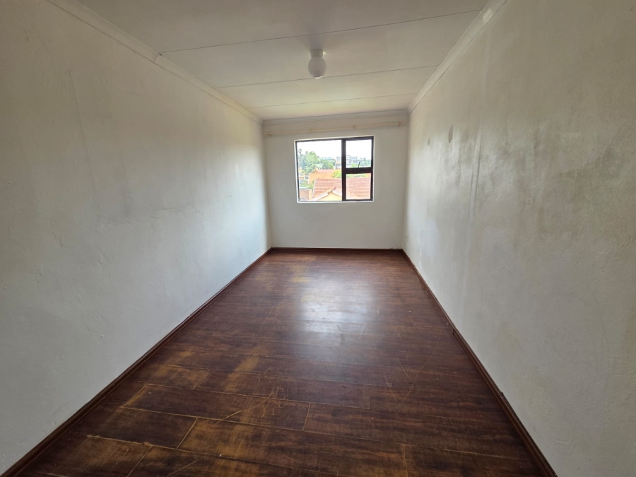 8 Bedroom Property for Sale in Discovery Gauteng