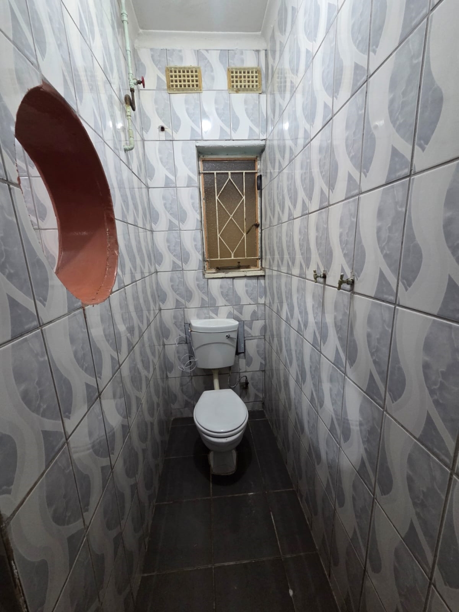 8 Bedroom Property for Sale in Discovery Gauteng