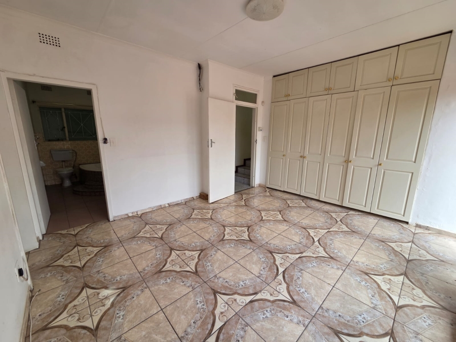 8 Bedroom Property for Sale in Discovery Gauteng