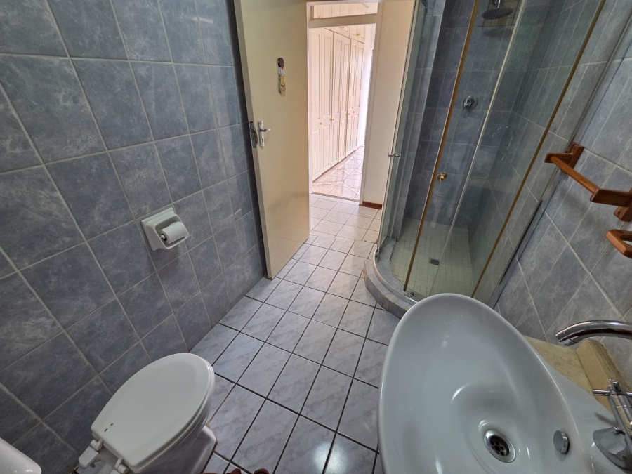 8 Bedroom Property for Sale in Discovery Gauteng