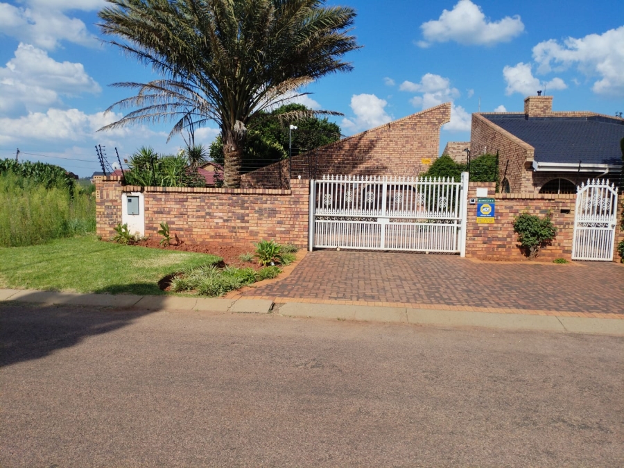 3 Bedroom Property for Sale in Bakerton Gauteng