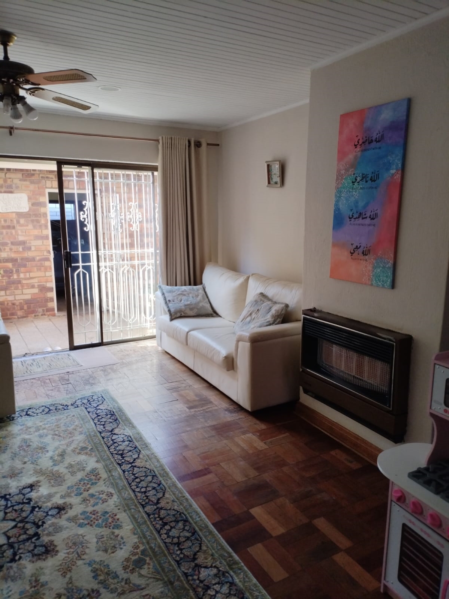 3 Bedroom Property for Sale in Bakerton Gauteng