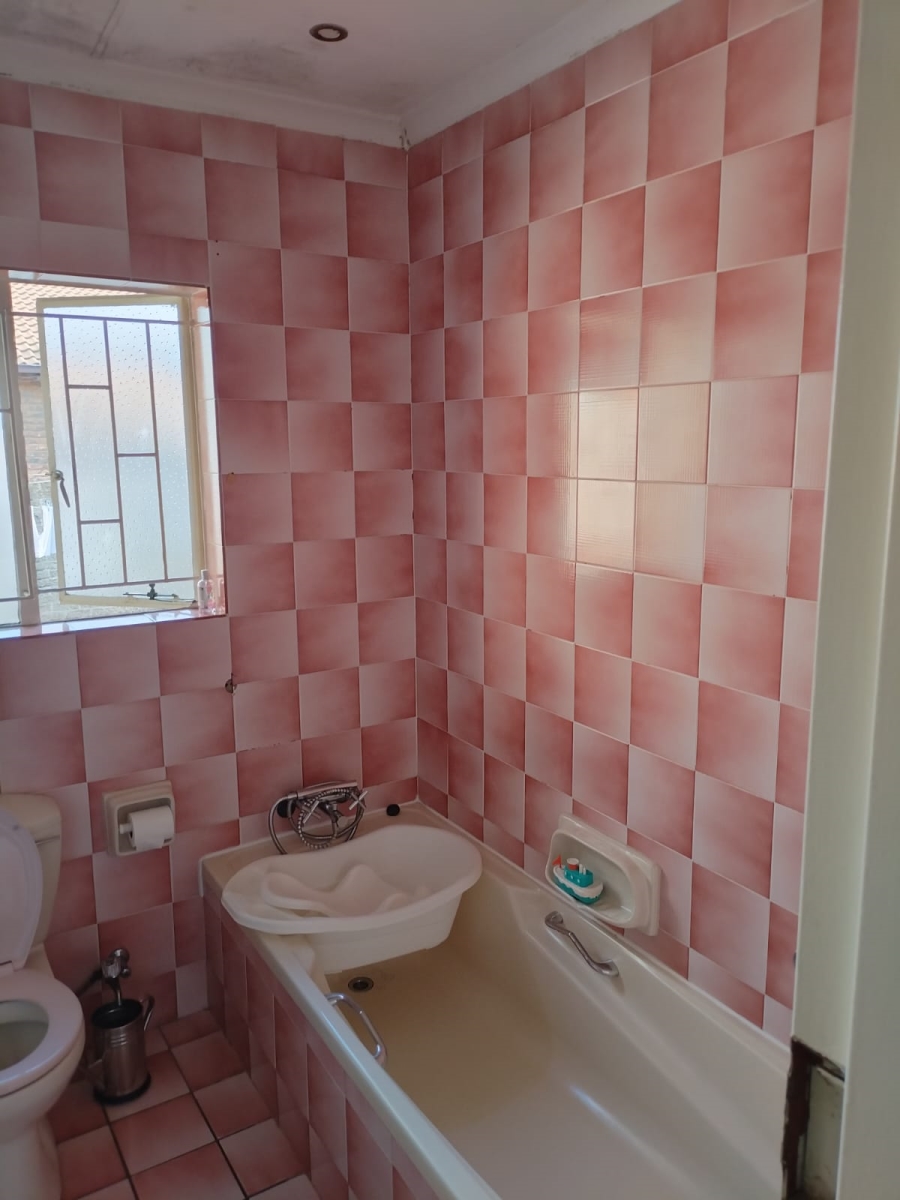 3 Bedroom Property for Sale in Bakerton Gauteng