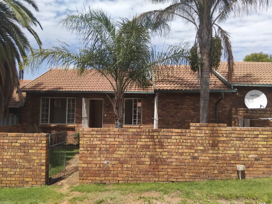 3 Bedroom Property for Sale in Birchleigh Gauteng