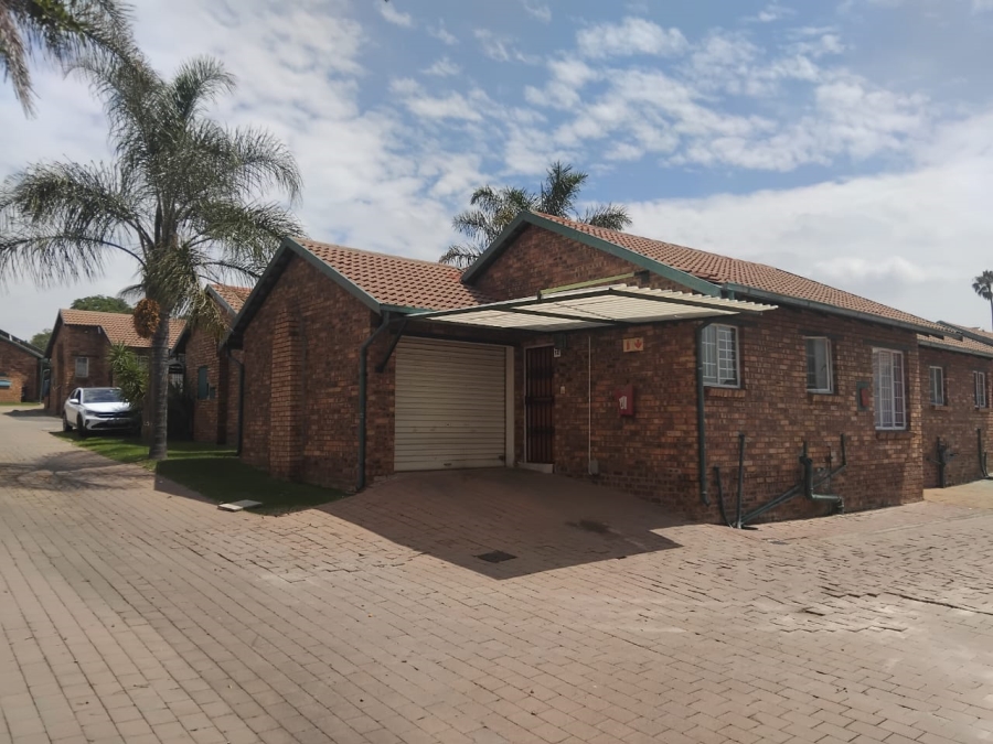 3 Bedroom Property for Sale in Birchleigh Gauteng