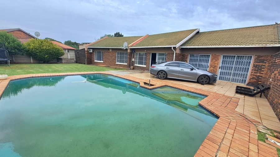 3 Bedroom Property for Sale in Waldrift Gauteng
