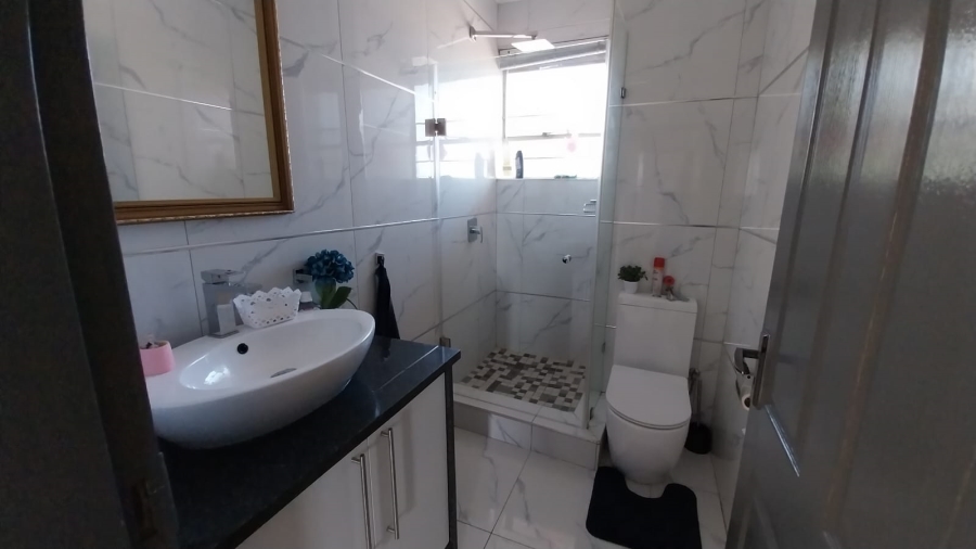 2 Bedroom Property for Sale in Raceview Gauteng