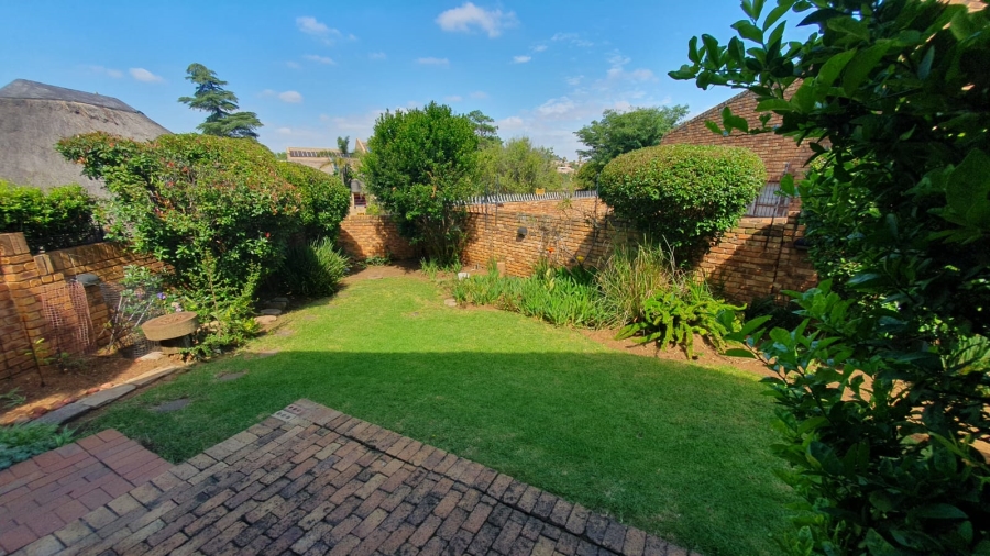 3 Bedroom Property for Sale in Bassonia Gauteng