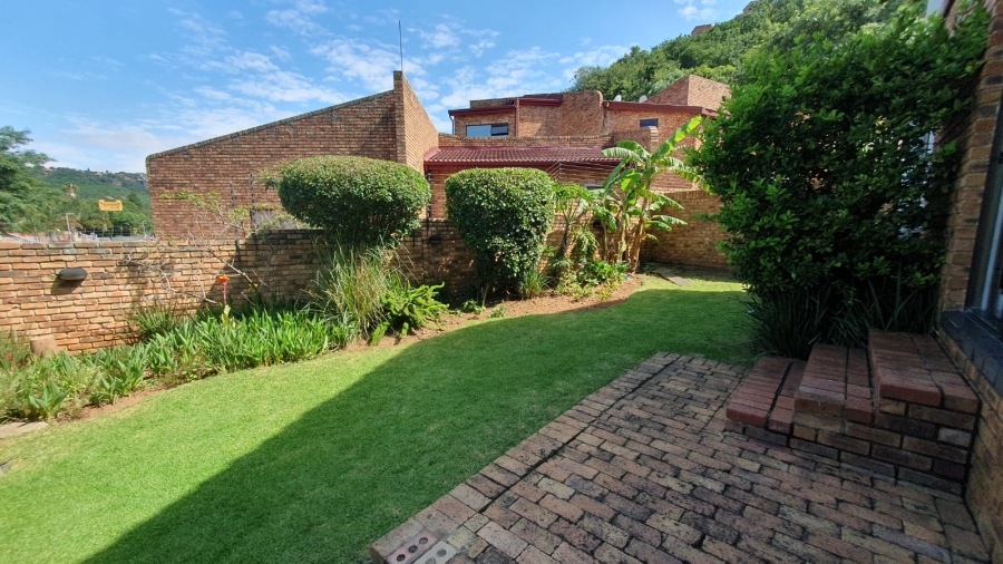 3 Bedroom Property for Sale in Bassonia Gauteng