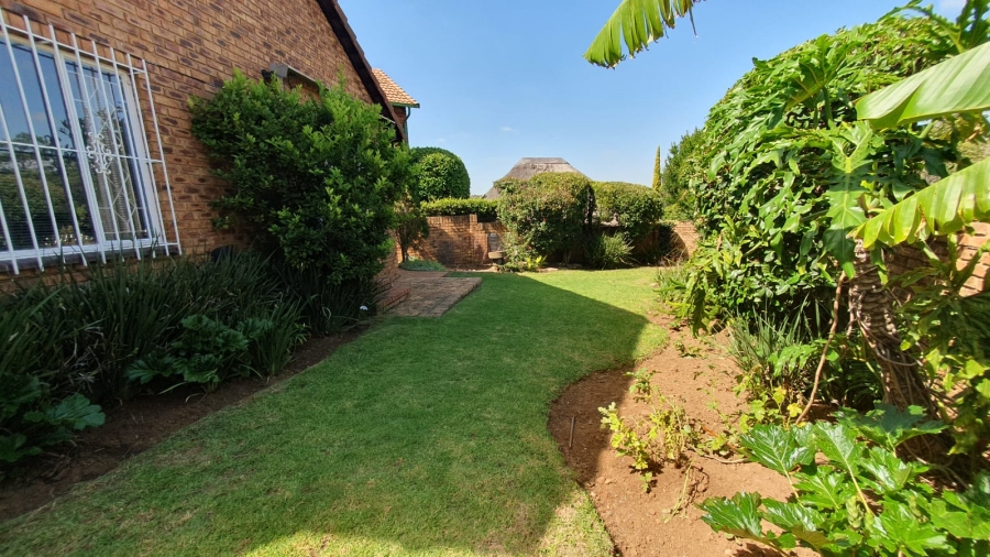 3 Bedroom Property for Sale in Bassonia Gauteng