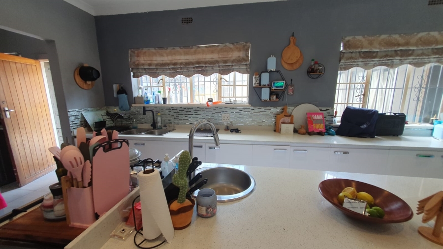 4 Bedroom Property for Sale in Rewlatch Gauteng