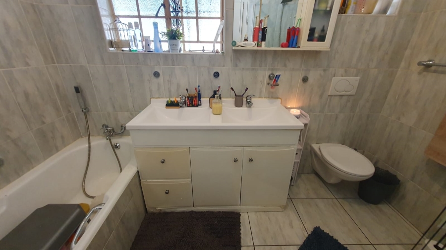 4 Bedroom Property for Sale in Rewlatch Gauteng