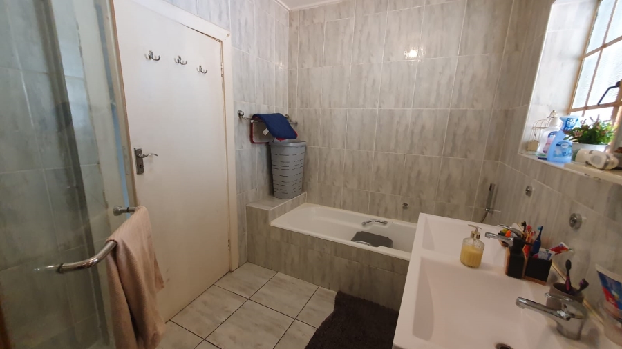 4 Bedroom Property for Sale in Rewlatch Gauteng