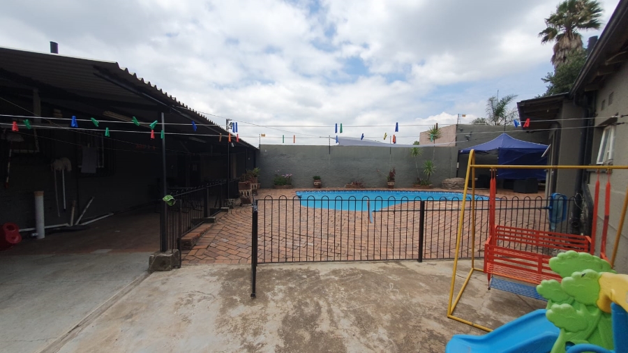 4 Bedroom Property for Sale in Rewlatch Gauteng