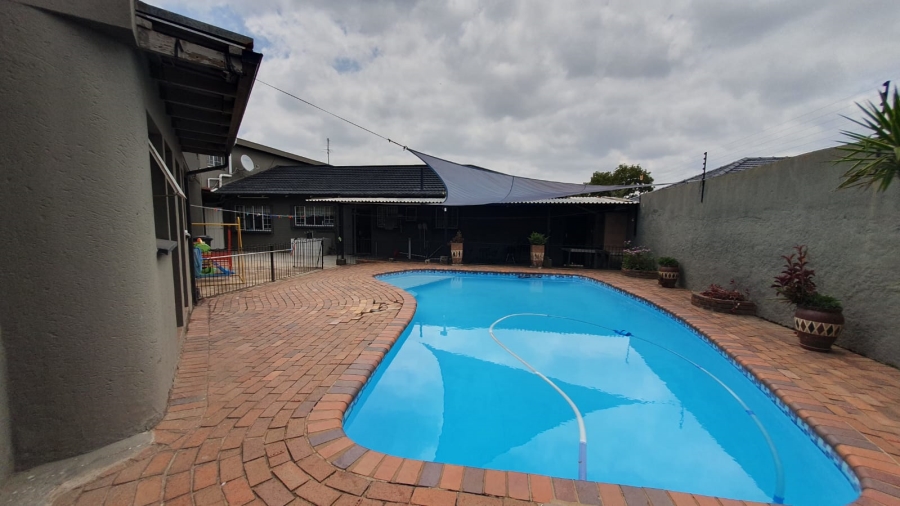 4 Bedroom Property for Sale in Rewlatch Gauteng
