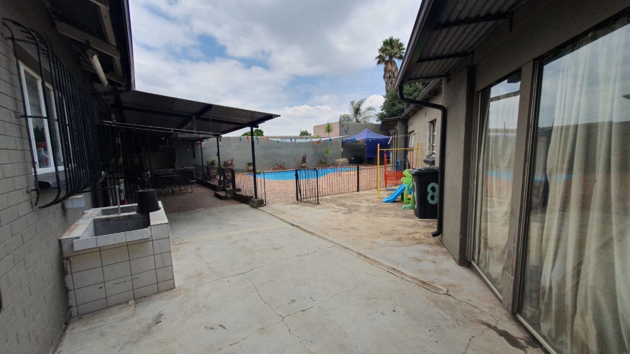 4 Bedroom Property for Sale in Rewlatch Gauteng