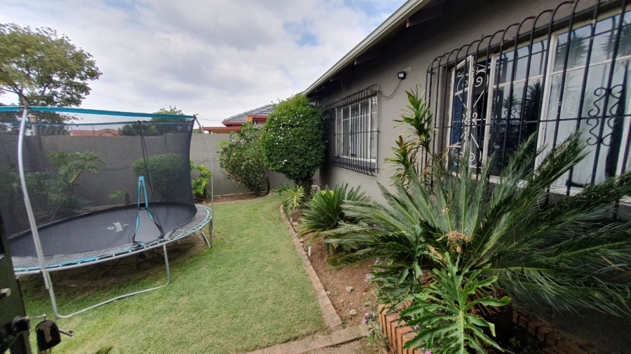 4 Bedroom Property for Sale in Rewlatch Gauteng