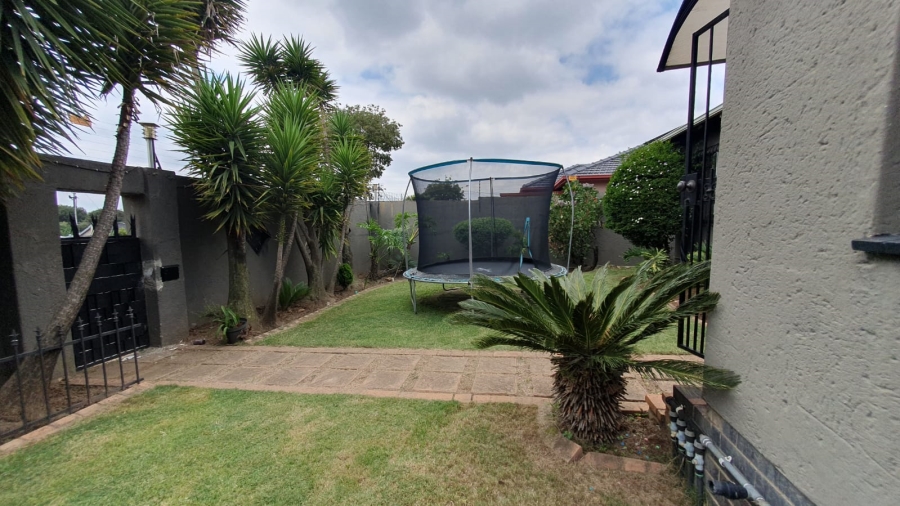 4 Bedroom Property for Sale in Rewlatch Gauteng