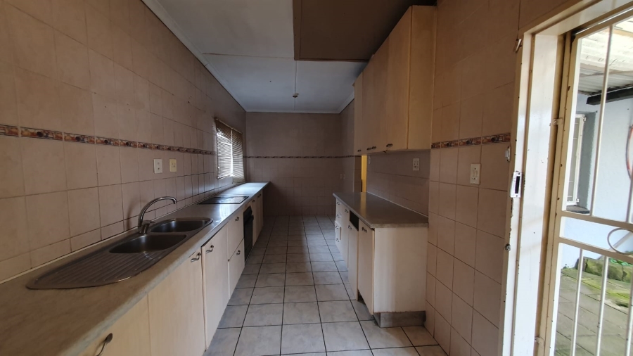 4 Bedroom Property for Sale in Roseacre Gauteng
