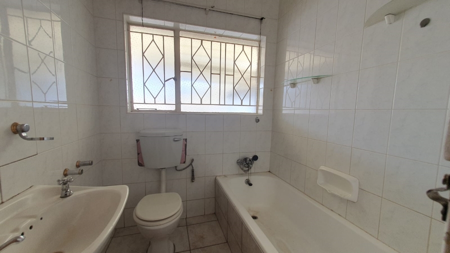 4 Bedroom Property for Sale in Roseacre Gauteng