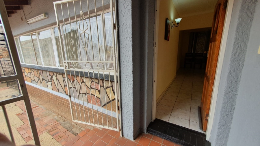 4 Bedroom Property for Sale in Roseacre Gauteng