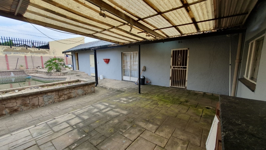 4 Bedroom Property for Sale in Roseacre Gauteng