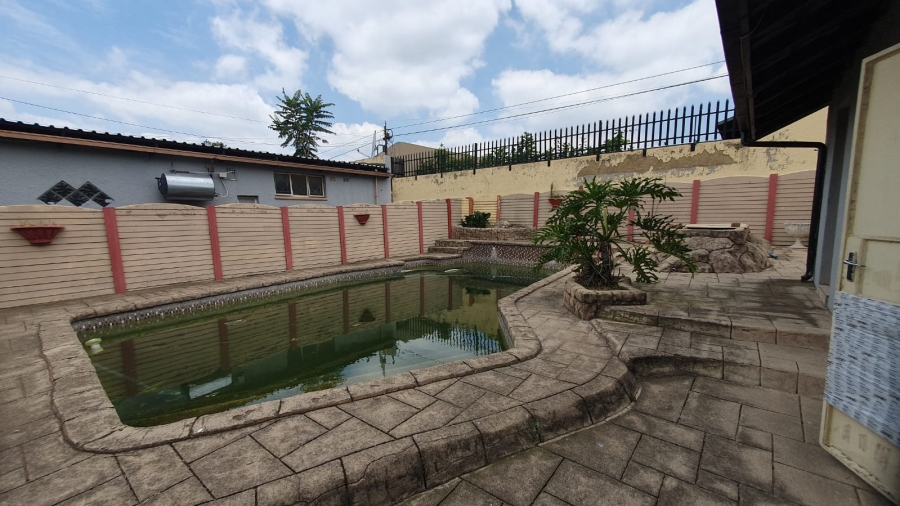 4 Bedroom Property for Sale in Roseacre Gauteng