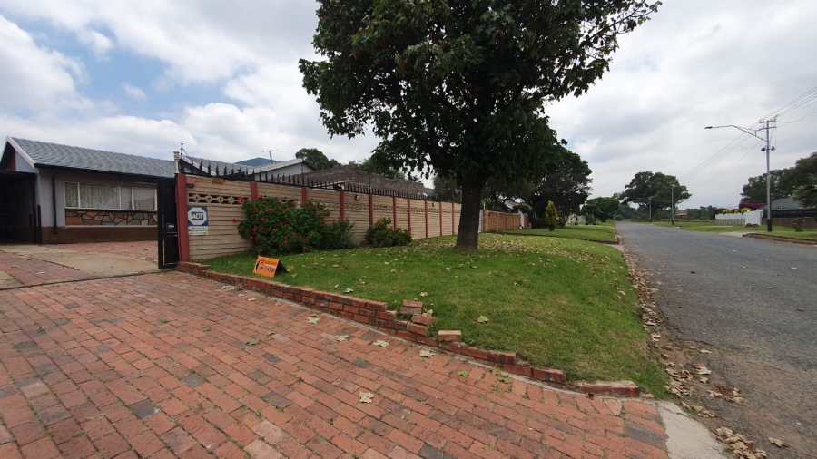 4 Bedroom Property for Sale in Roseacre Gauteng