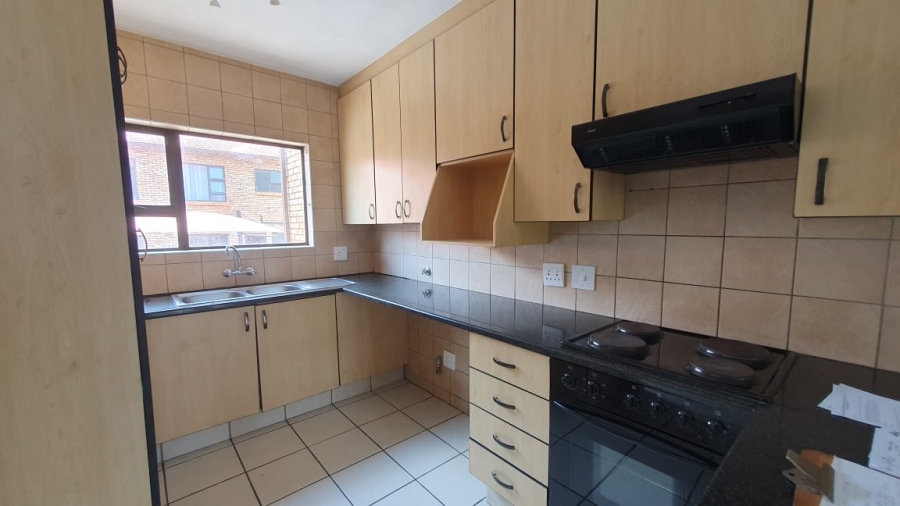 2 Bedroom Property for Sale in Florentia Gauteng