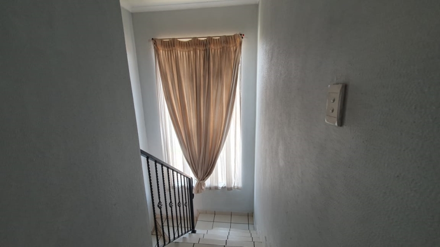 2 Bedroom Property for Sale in Florentia Gauteng