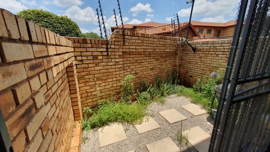 2 Bedroom Property for Sale in Florentia Gauteng