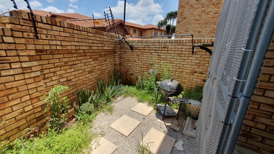 2 Bedroom Property for Sale in Florentia Gauteng