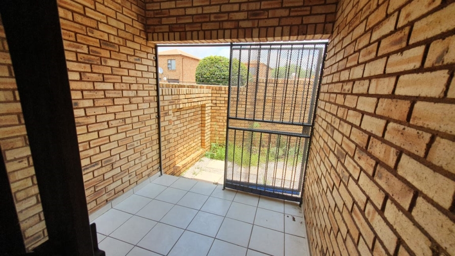 2 Bedroom Property for Sale in Florentia Gauteng