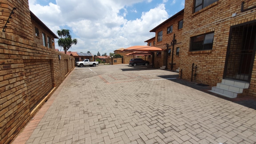 2 Bedroom Property for Sale in Florentia Gauteng