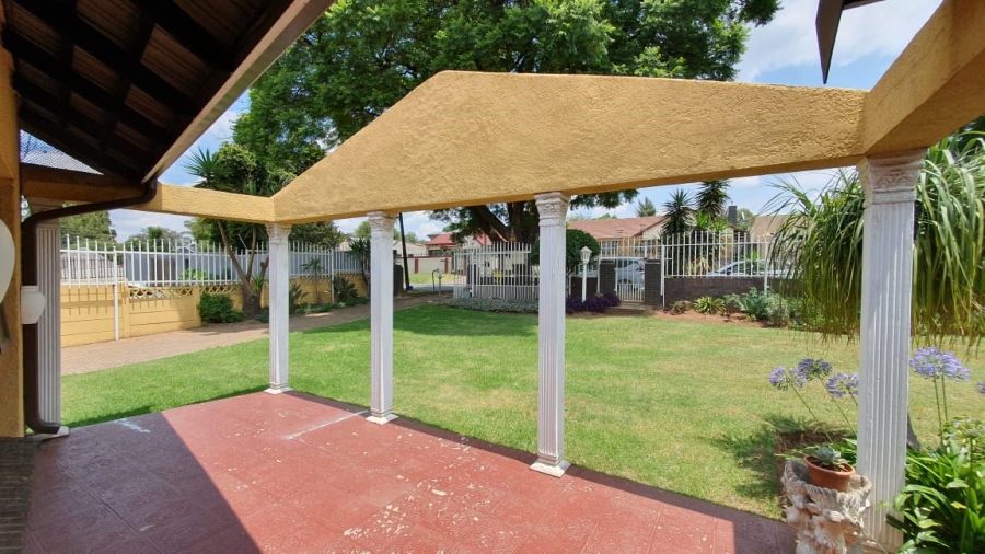 4 Bedroom Property for Sale in Lambton Gauteng