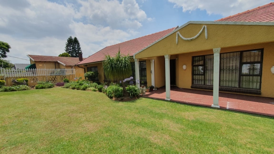 4 Bedroom Property for Sale in Lambton Gauteng