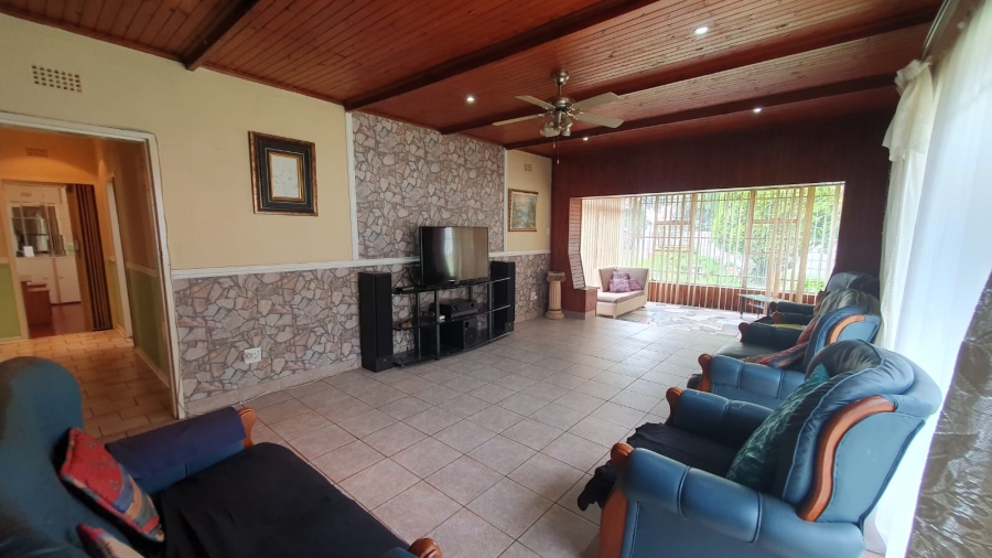 6 Bedroom Property for Sale in Rewlatch Gauteng