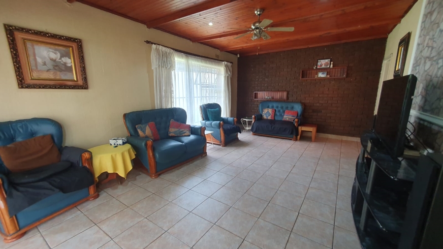 6 Bedroom Property for Sale in Rewlatch Gauteng