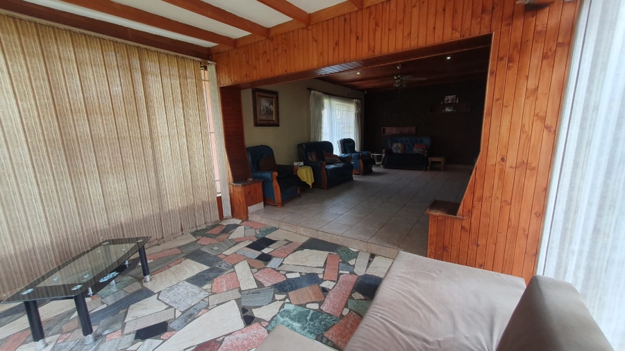 6 Bedroom Property for Sale in Rewlatch Gauteng